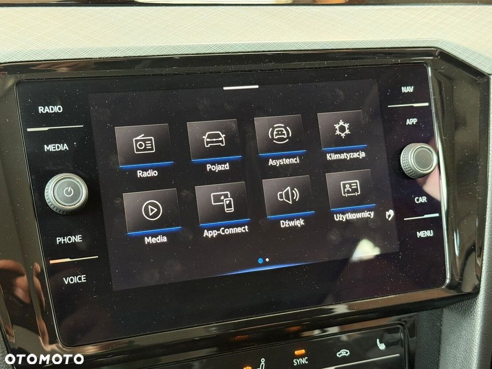 Volkswagen Passat - 24