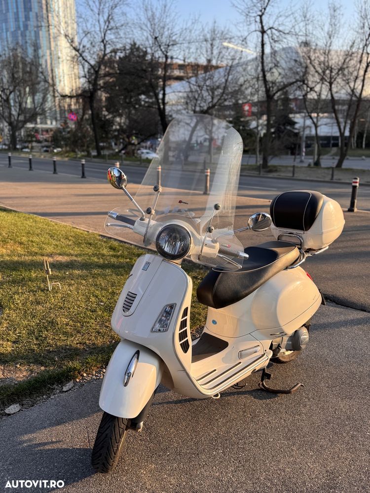 Vespa GTS 300 IE - 7