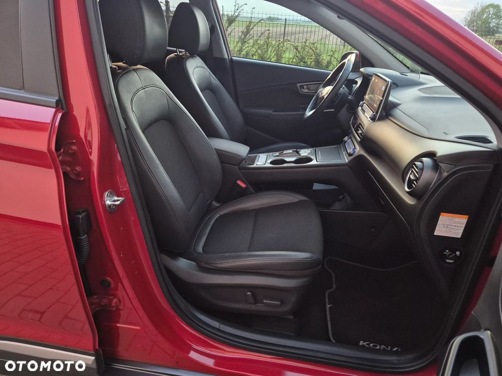 Hyundai Kona 64kWh Premium - 30
