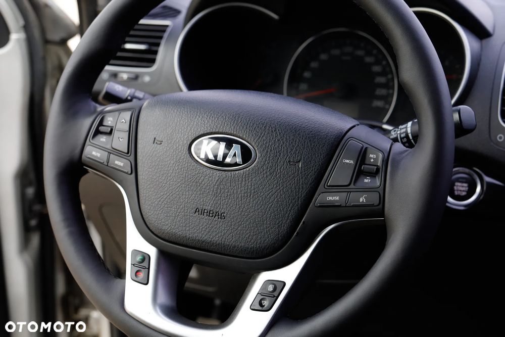 Kia Sorento - 11
