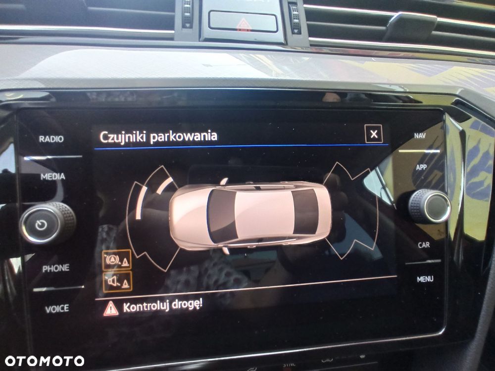 Volkswagen Passat - 16