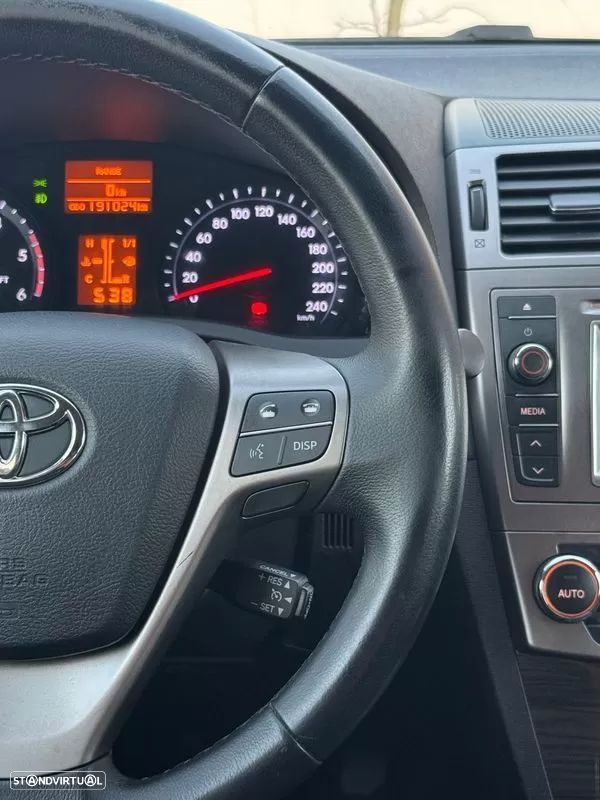 Toyota Avensis SW 2.0 D-4D Exclusive +Navi - 17