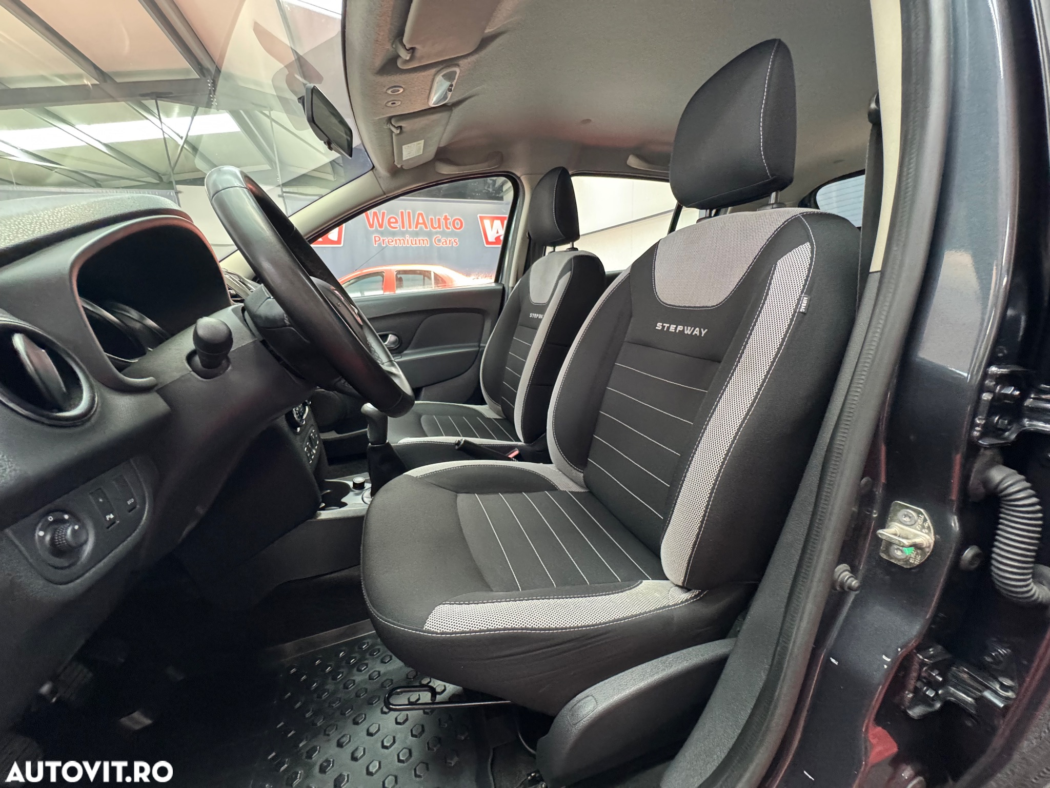 Dacia Sandero - 8