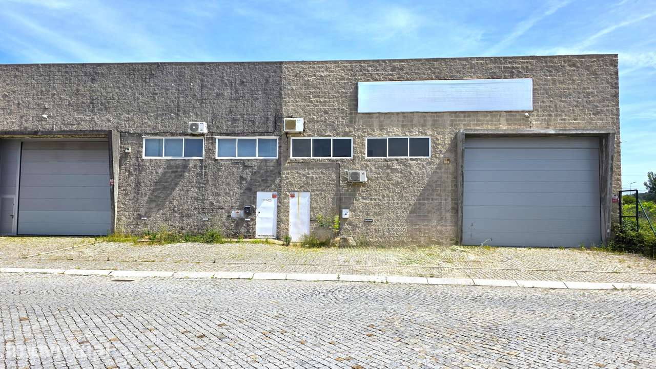 ARMAZEM VENDA EM ZONA INDUSTRIAL - Grande imagem: 2/27