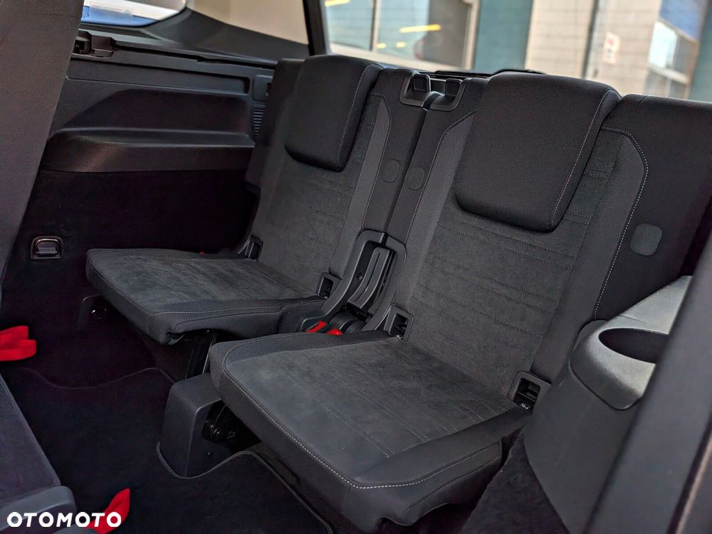 Volkswagen Touran - 13