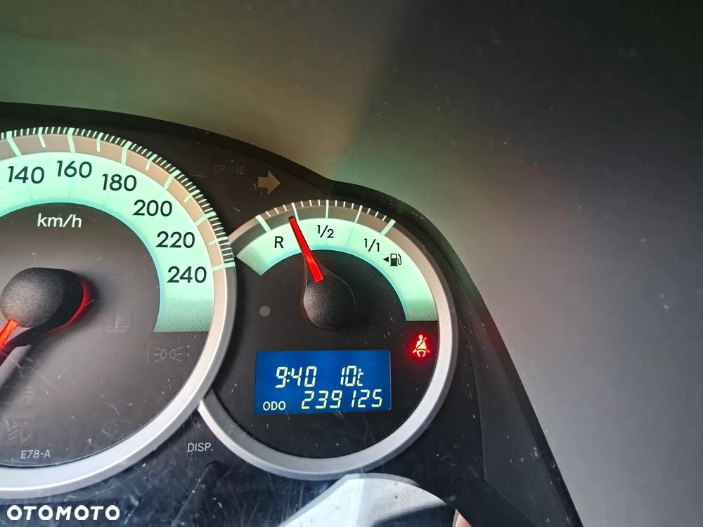 Toyota Corolla Verso 1.8 Sol + 7os - 12