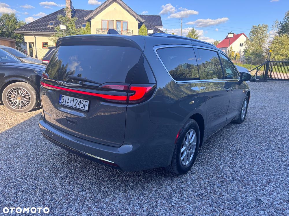 Chrysler Pacifica - 5