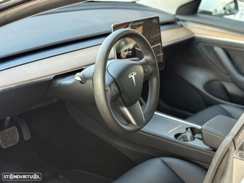 Tesla Model 3 - 6