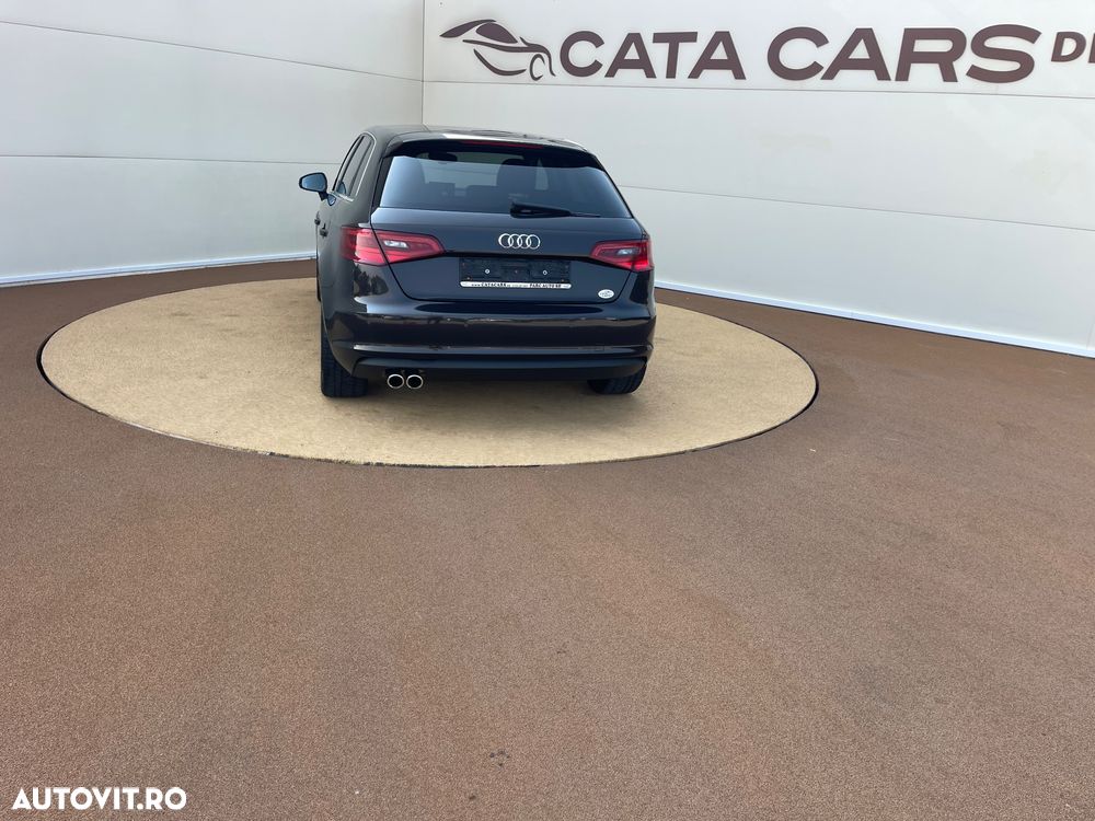 Audi A3 Sportback 2.0 TDI (clean diesel) quattro S tronic Ambiente - 12