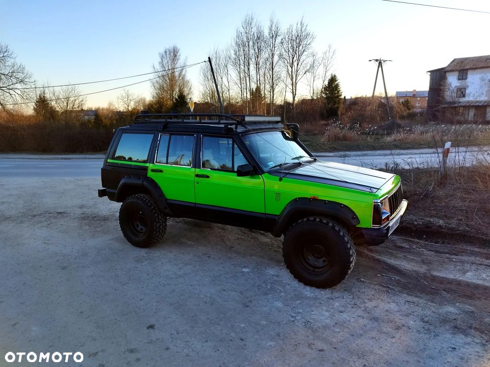 Jeep Cherokee 2.5 Sport - 13