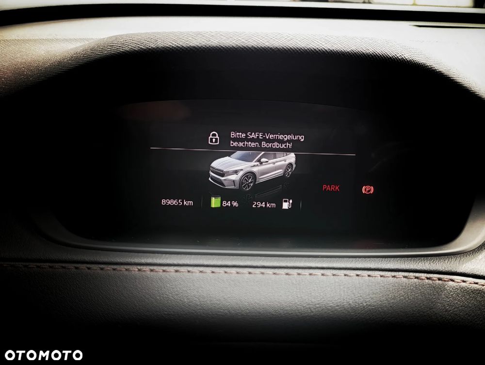 Skoda Enyaq 80x 82kWh Founders - 9