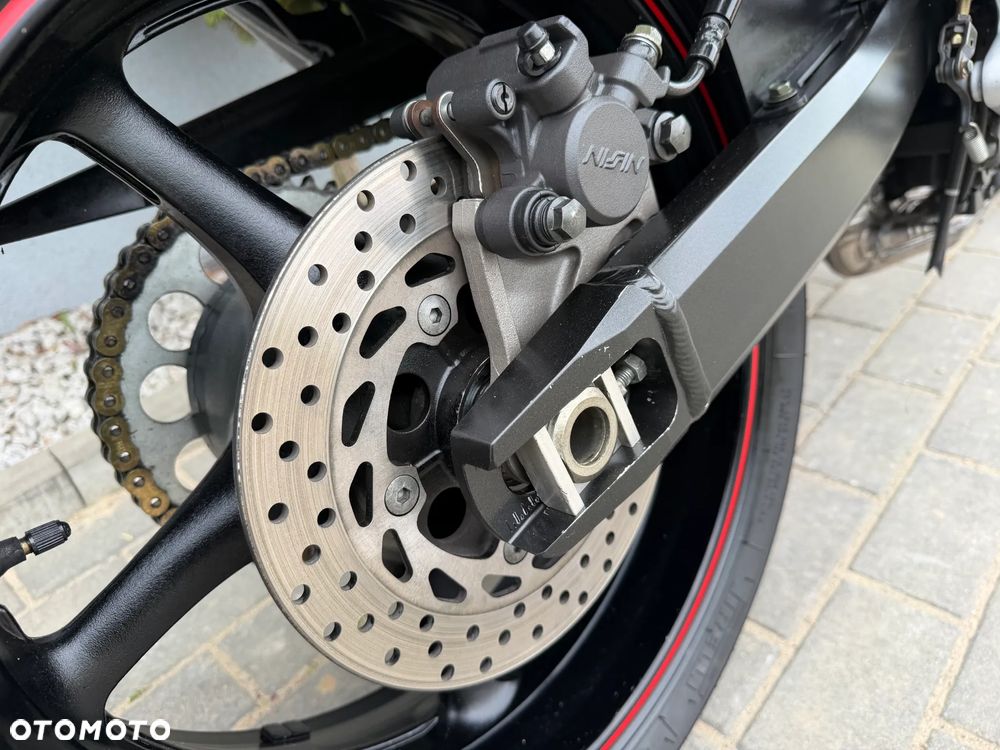 Yamaha FZ - 21