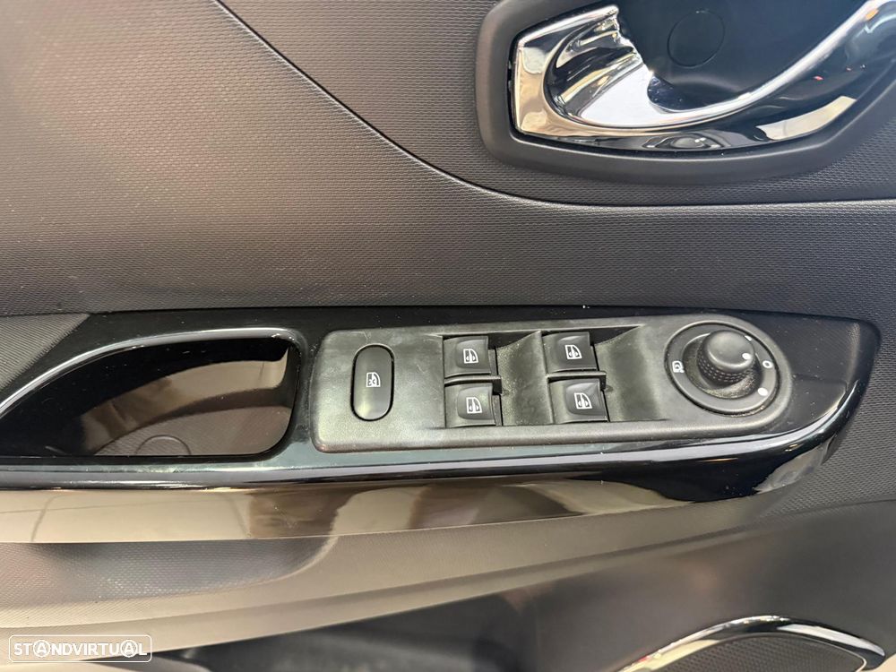 Renault Captur 0.9 TCE Exclusive - 6