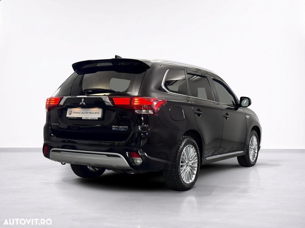 Mitsubishi Outlander - 6