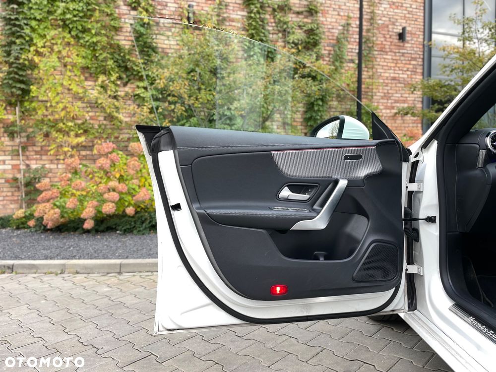 Mercedes-Benz CLA 200 d 8G-DCT Progressive - 17