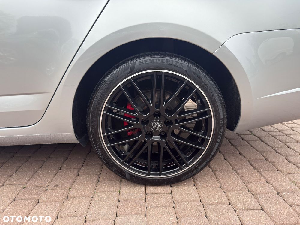 Skoda Octavia 2.0 TDI DSG RS - 8