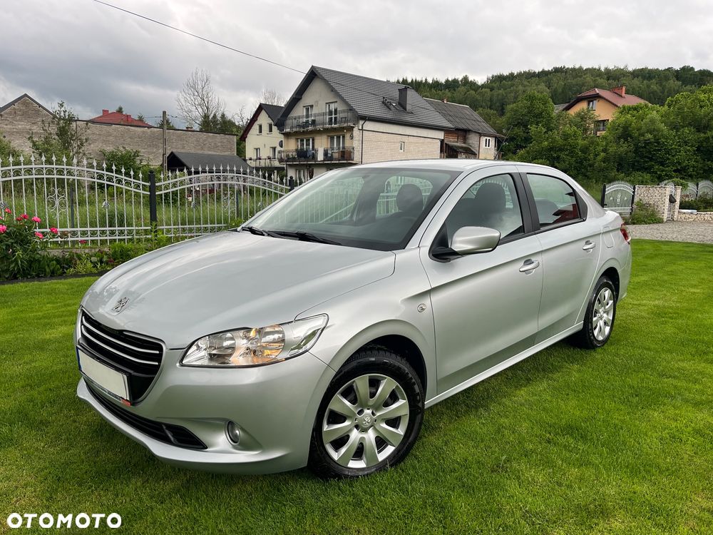 Peugeot 301 1.2 VTi/Pure Tech Allure - 2