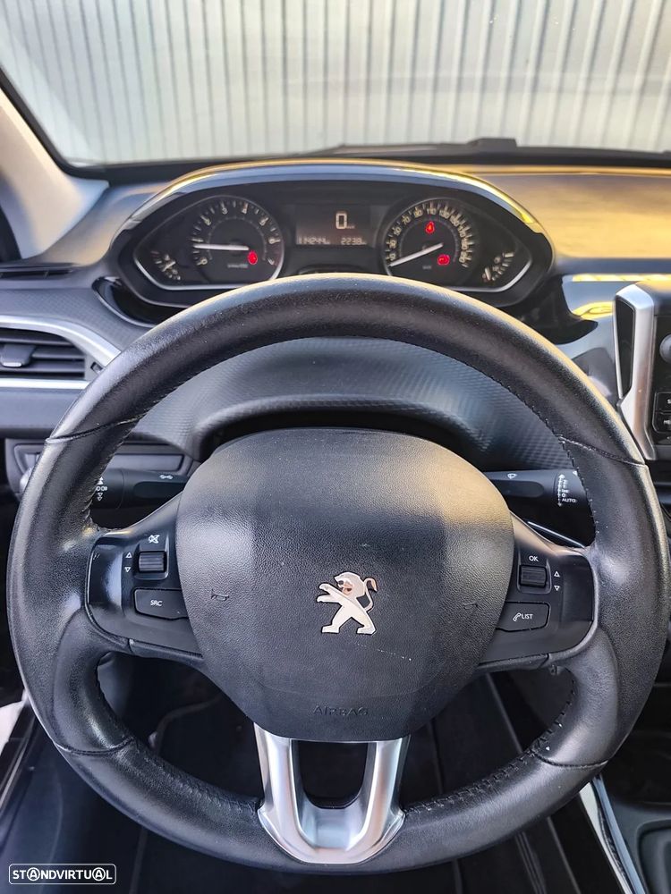 Peugeot 2008 - 11