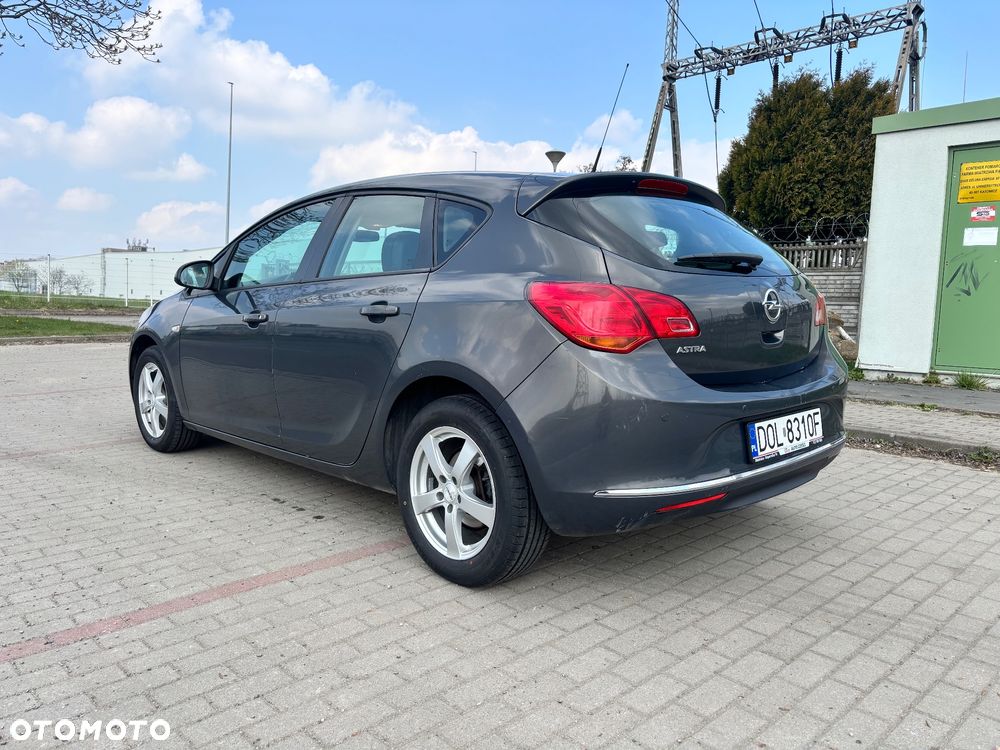 Opel Astra 1.6 Essentia - 9
