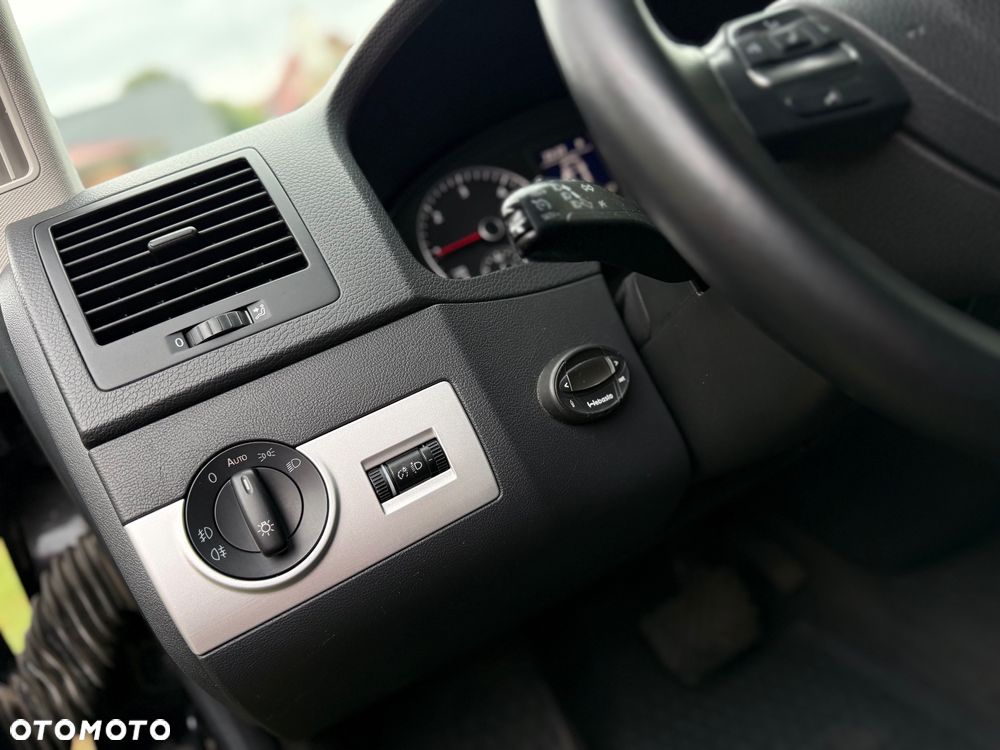 Volkswagen Multivan - 16