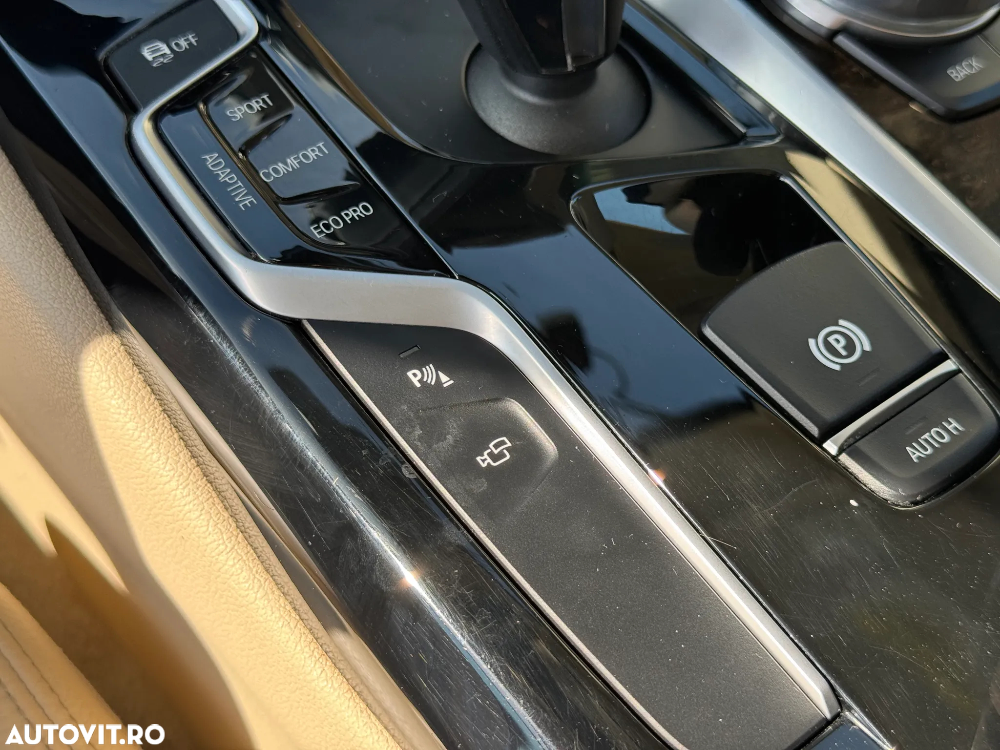 BMW Seria 5 520d xDrive AT - 38