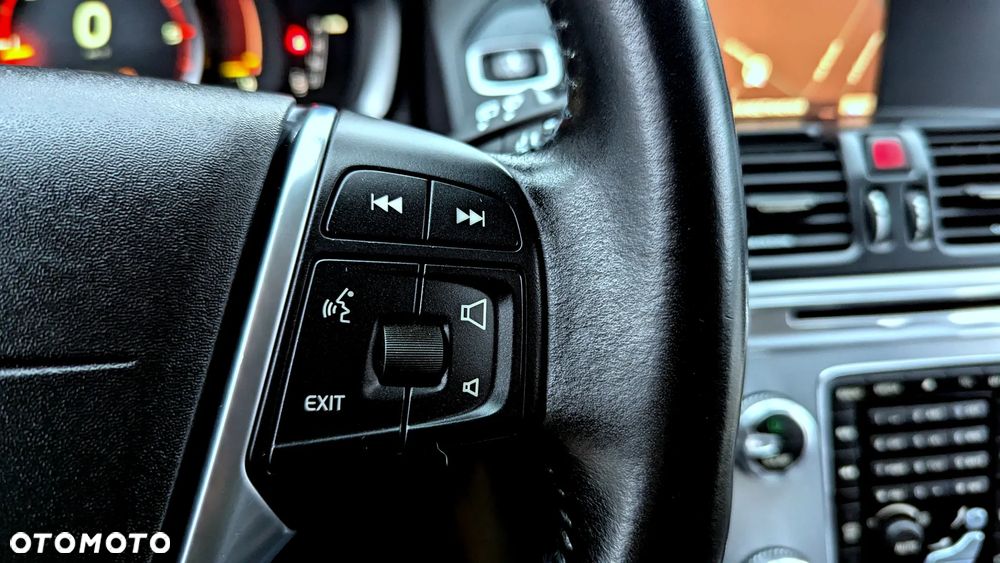 Volvo XC 60 D3 Geartronic Momentum - 36