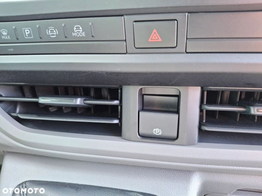 Volkswagen Caravelle - 18