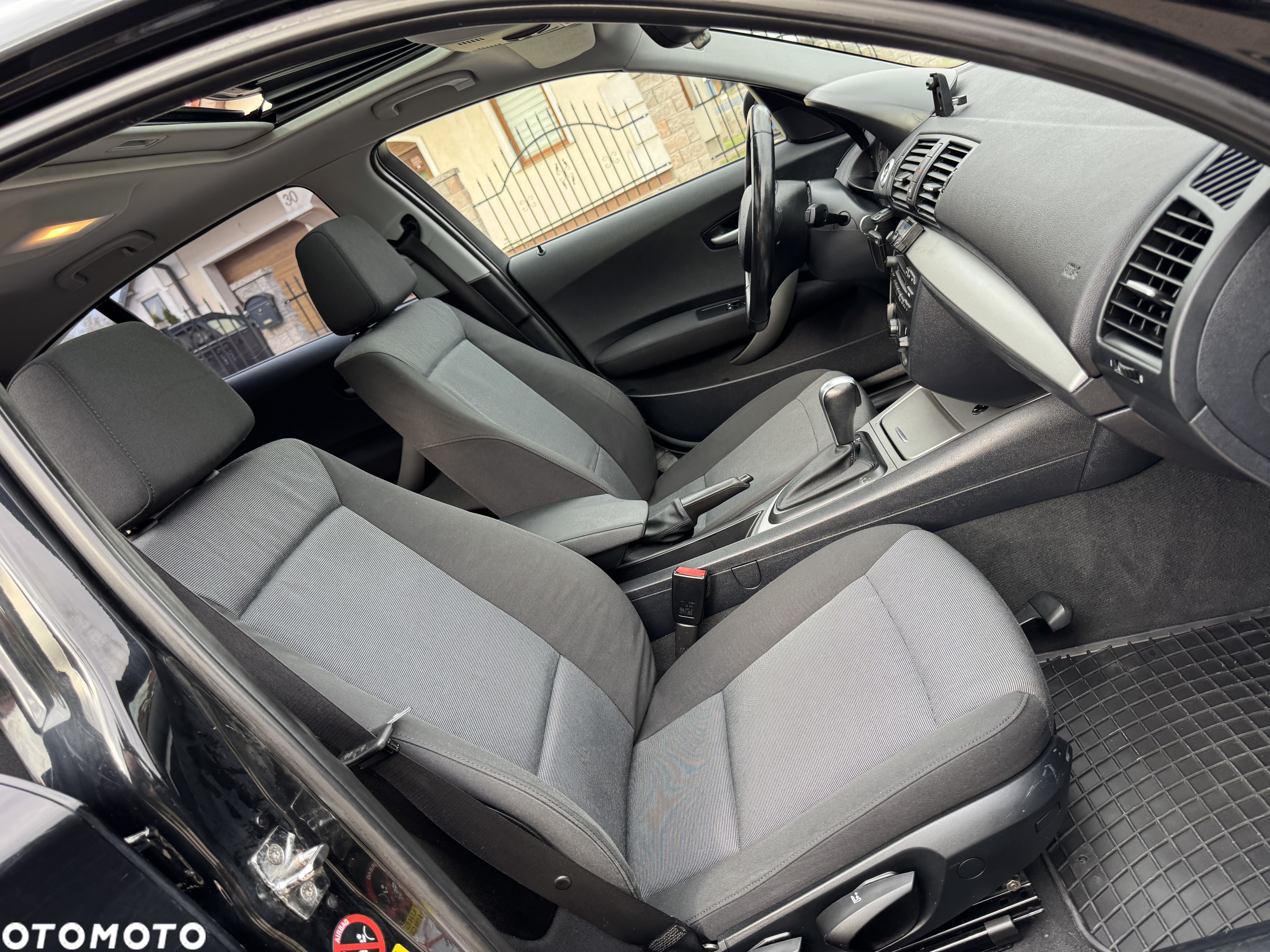 BMW Seria 1 118i - 28