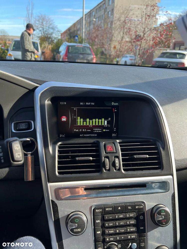 Volvo XC 60 D3 Drive-E Ocean Race - 9