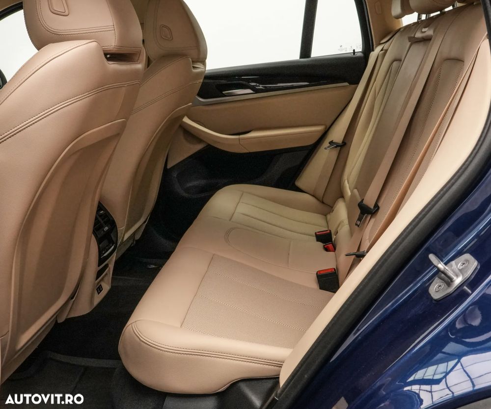 BMW X4 xDrive20i AT Advantage - 16