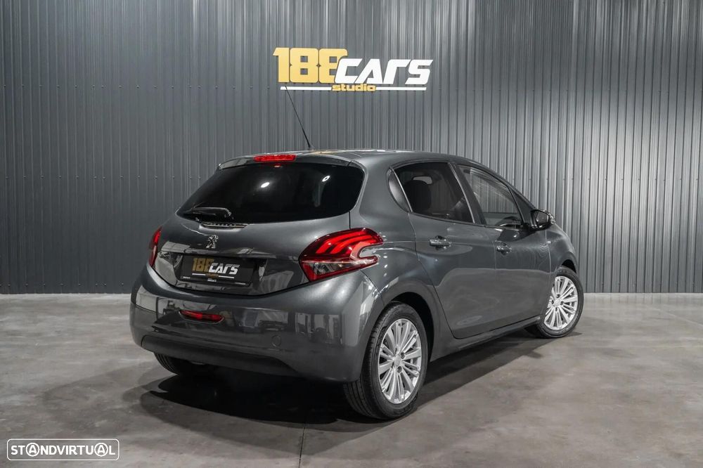 Peugeot 208 - 40