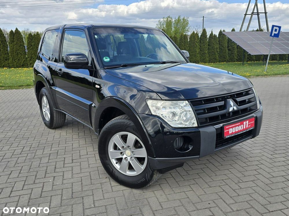 Mitsubishi Pajero - 1
