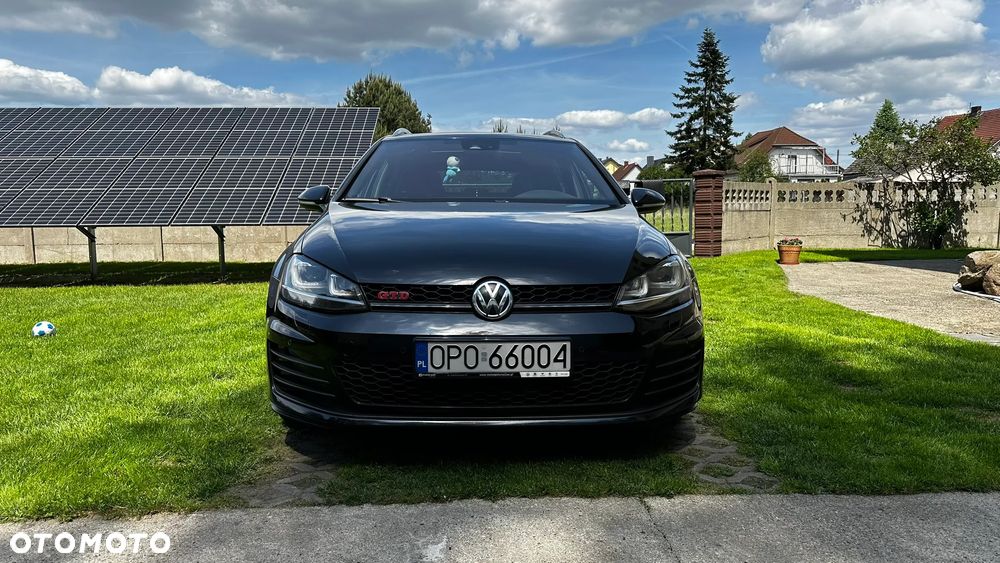 Volkswagen Golf - 8