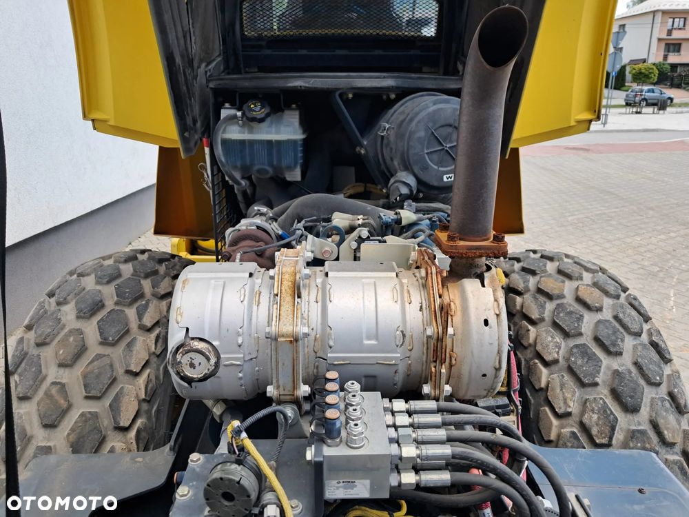 Bomag BW 177 D-5 walec drogowy 6 7 ton waga 2016r tylko 1240 mtg jednobębnowy kompaktowy Kubota 55.4KW Hamm 3307 H 7i Ammann ASC 70 / ARS 70 Caterpillar CS34 / CS44 Dynapac CA1300 / CA1400 JCB VM 75 D / CT160 zagęszczarka wibracyjny sprawny ładny budowa dróg - 6