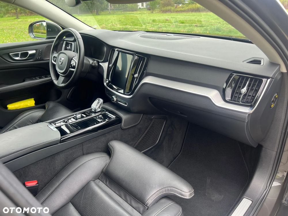 Volvo V60 T6 AWD Recharge Geartronic Inscription Expression - 38