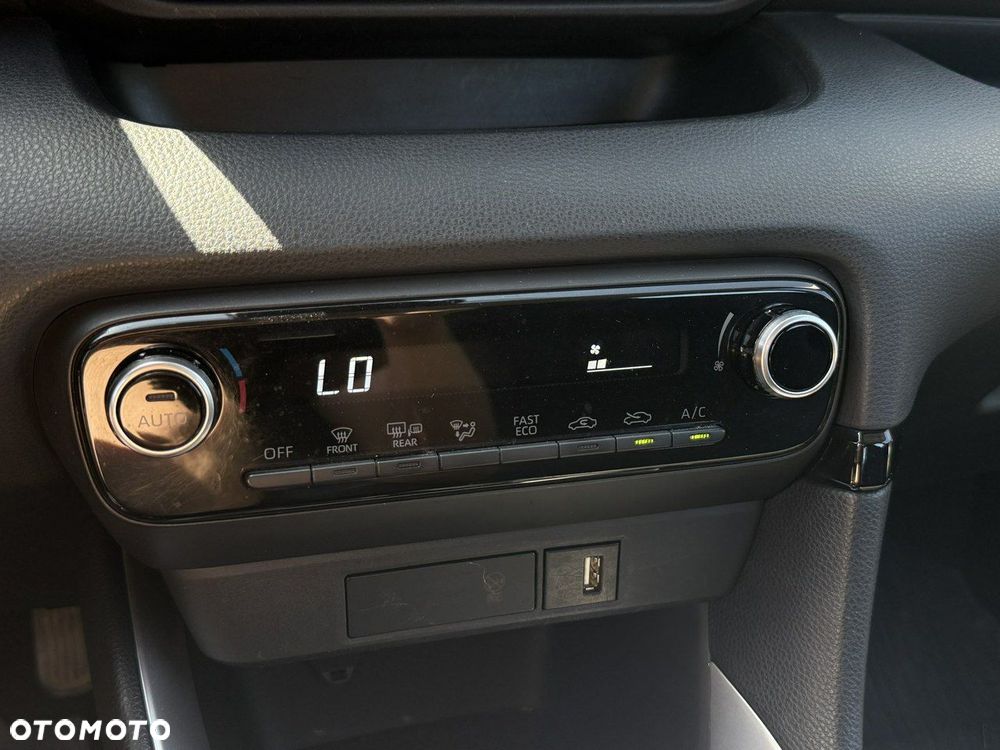 Toyota Yaris Hybrid 1.5 Comfort - 17