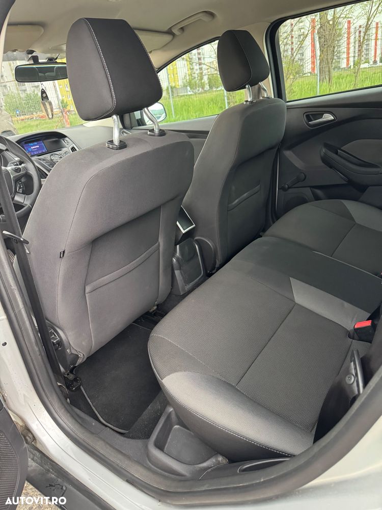 Ford Focus 1.6 TDCi DPF SYNC Edition - 13