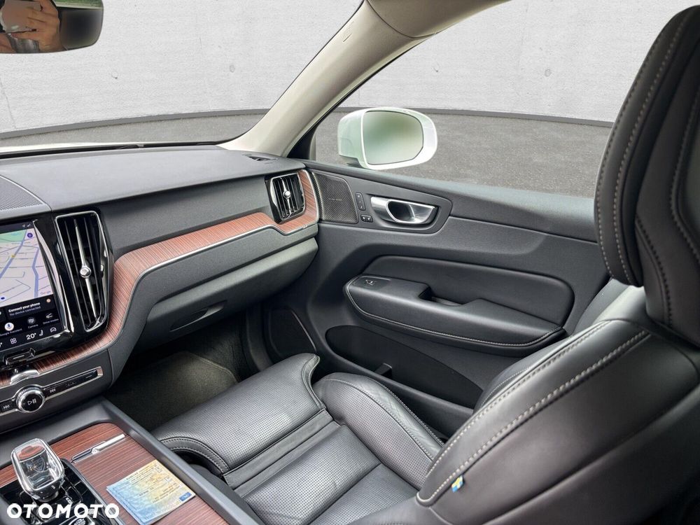 Volvo XC 60 B5 B AWD Plus Bright - 15