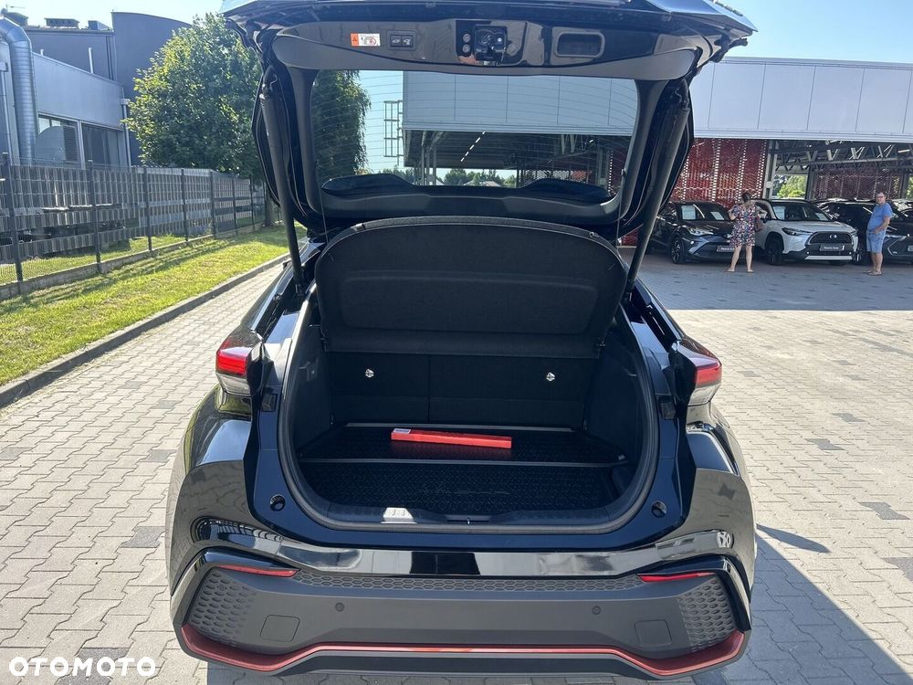 Toyota C-HR - 12