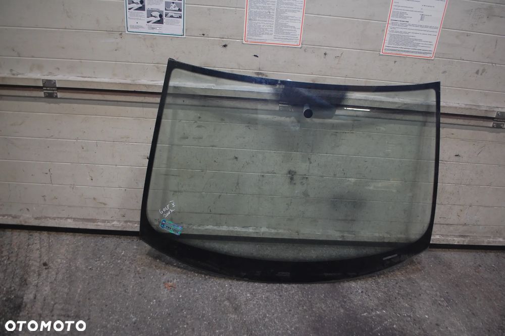 SZYBA CZOŁOWA PRZÓD PRZEDNIA KAROSERYJNA VW GOLF V 2003R. - 1