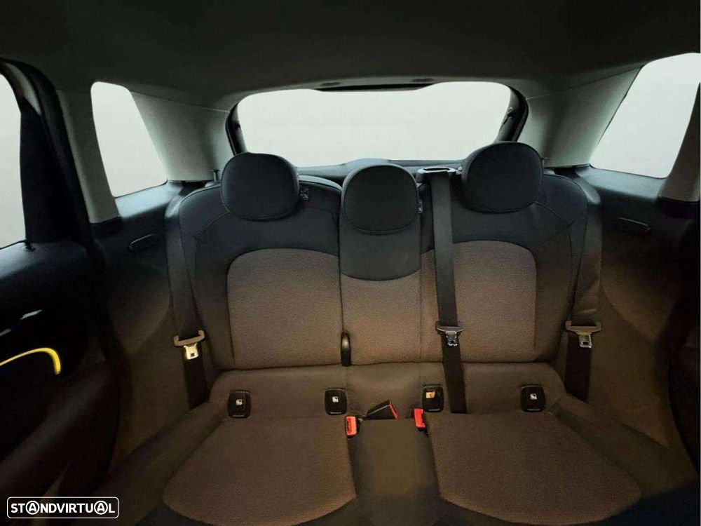 MINI 5 Portas Cooper Auto - 16