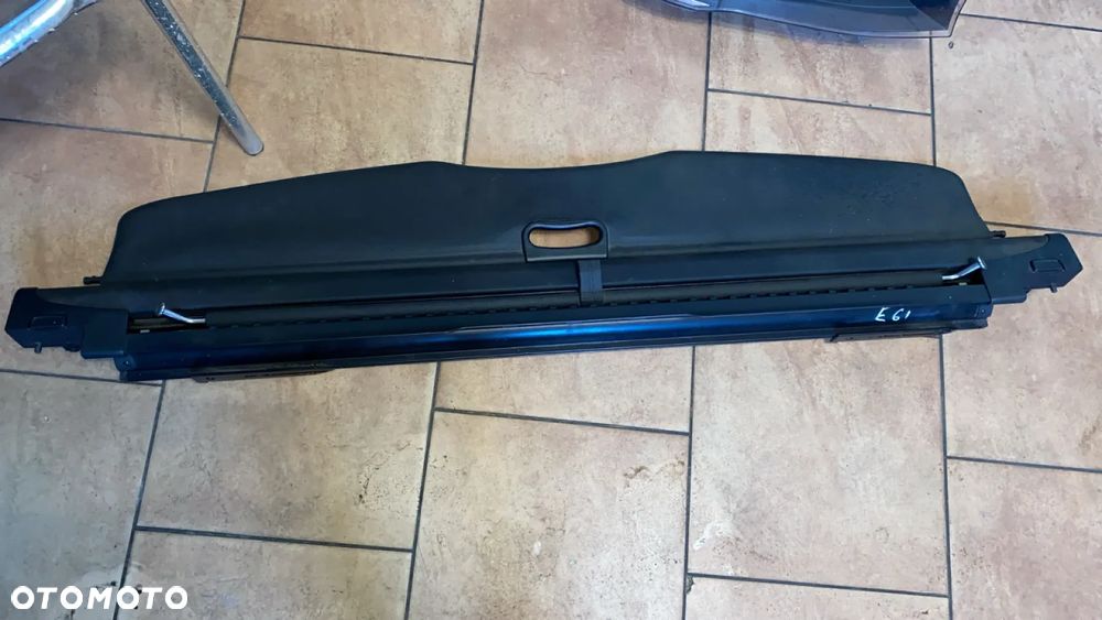 ROLETA BAGAŻNIKA BMW E61 - 1