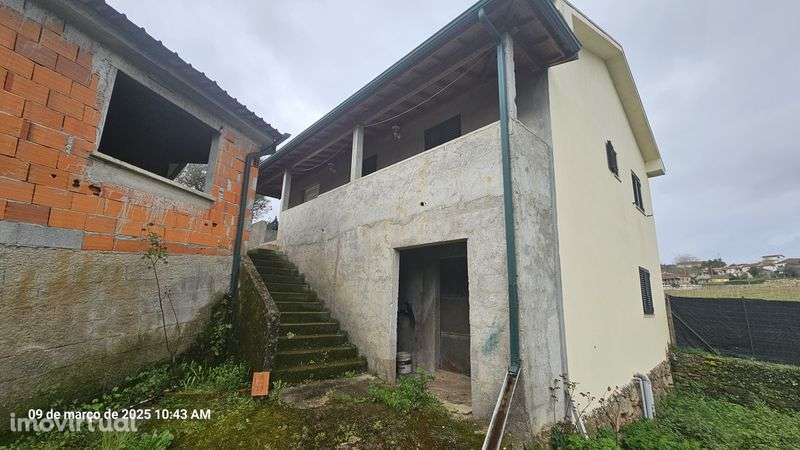 Vivenda para restauro tipo T3 - Grande imagem: 2/11