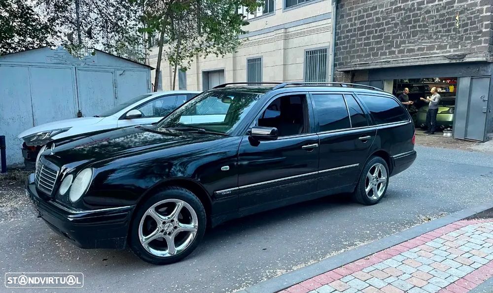 Mercedes-Benz E 220 CDI Avantgarde - 1