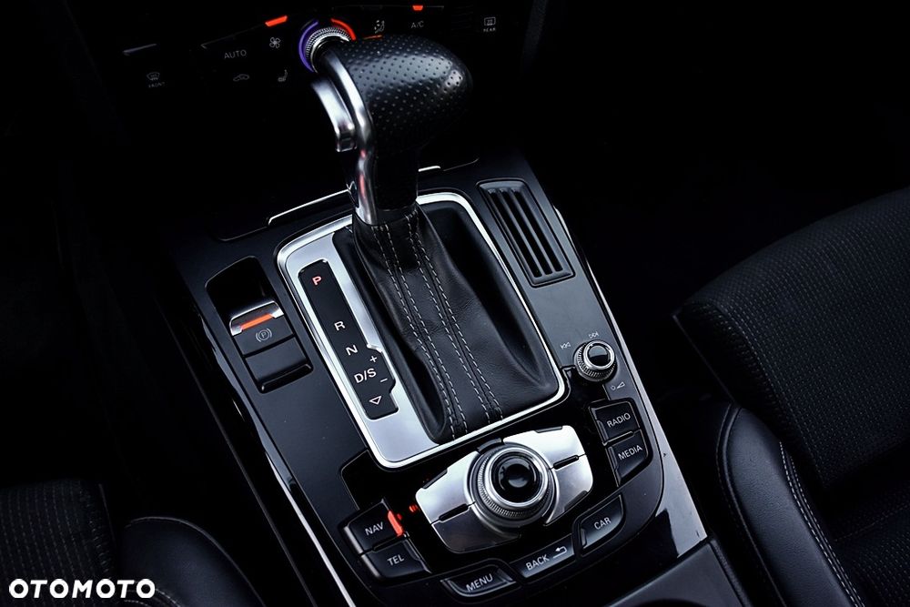 Audi A4 Avant 2.0 TDI Quattro S tronic - 37