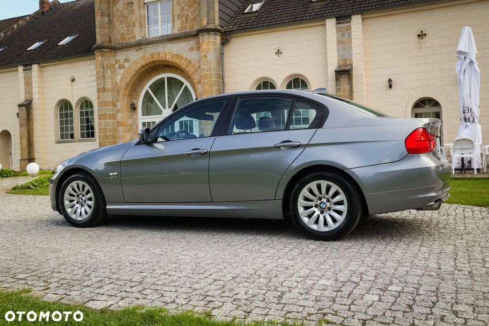 BMW Seria 3 320d xDrive DPF - 15