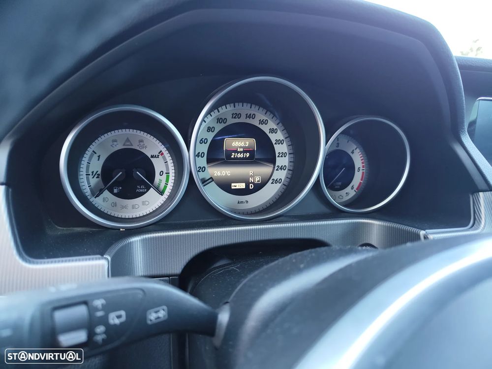 Mercedes-Benz E 300 Bluetec Hybrid Avantgarde - 3