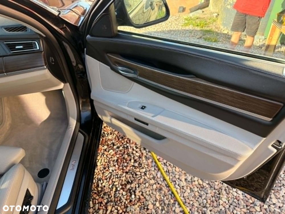 BMW Seria 7 740d xDrive - 5