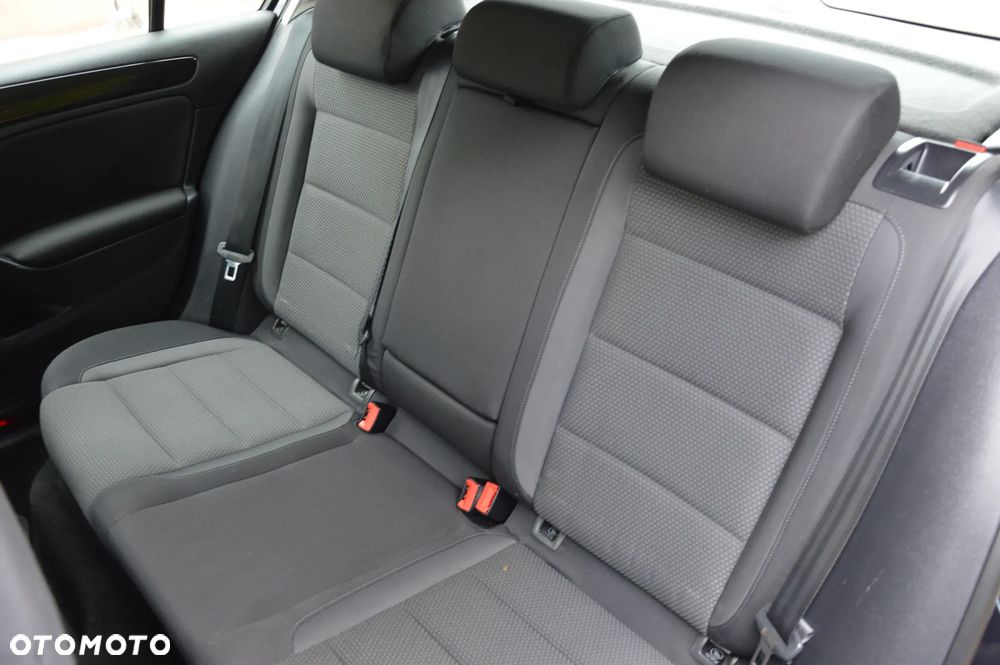 Volkswagen Golf - 27