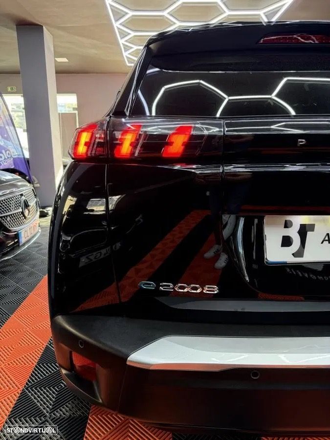 Peugeot e-2008 50 kWh Allure - 21